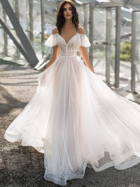 Aurora – Slim Fit Lace Floral Wedding Dress | fashilyx