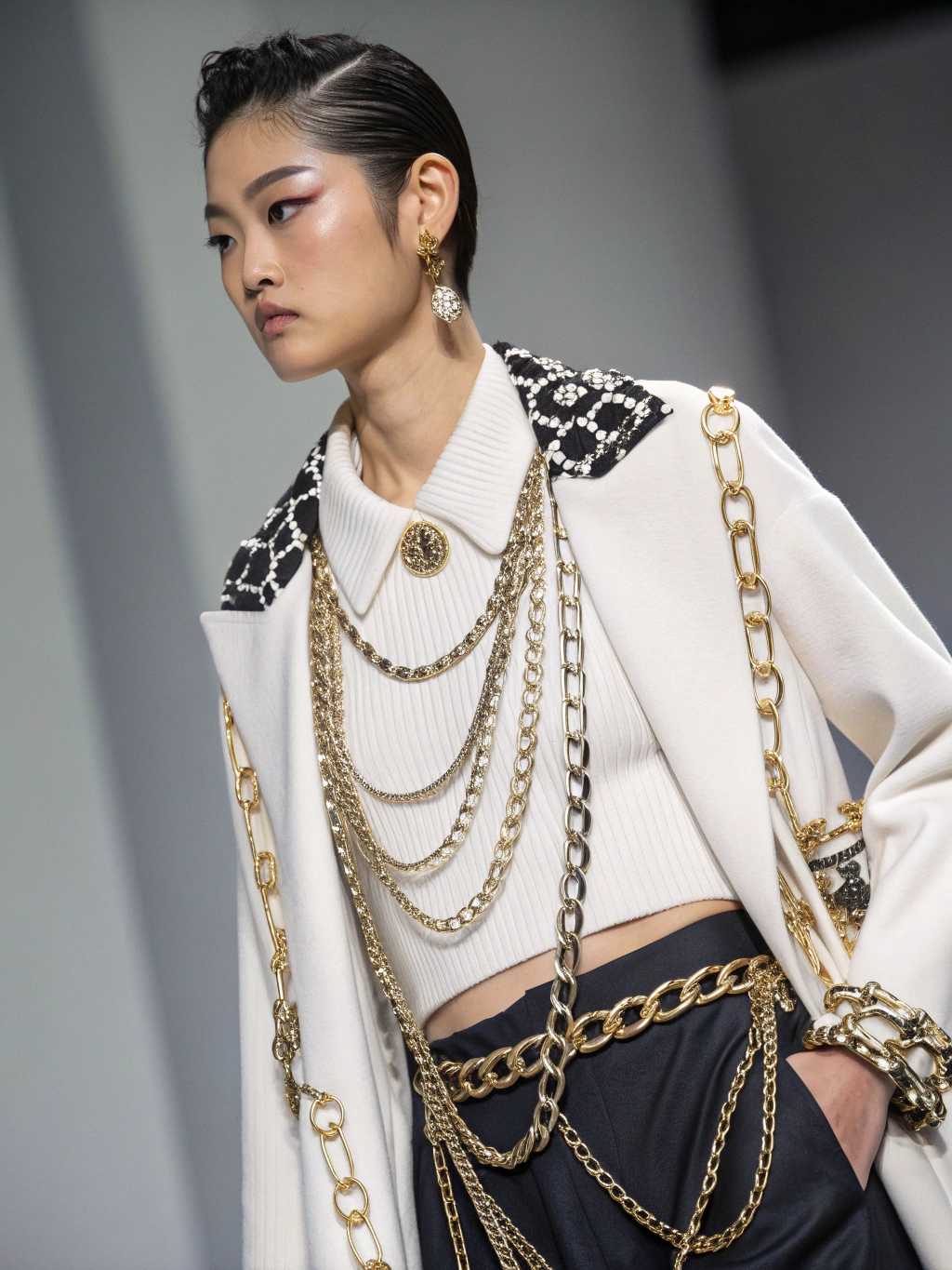Essential chain accessories for Japanese fashion styling