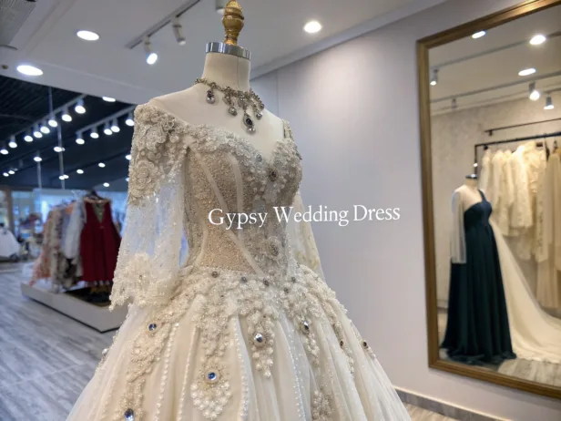 how much does a gypsy wedding dress cost