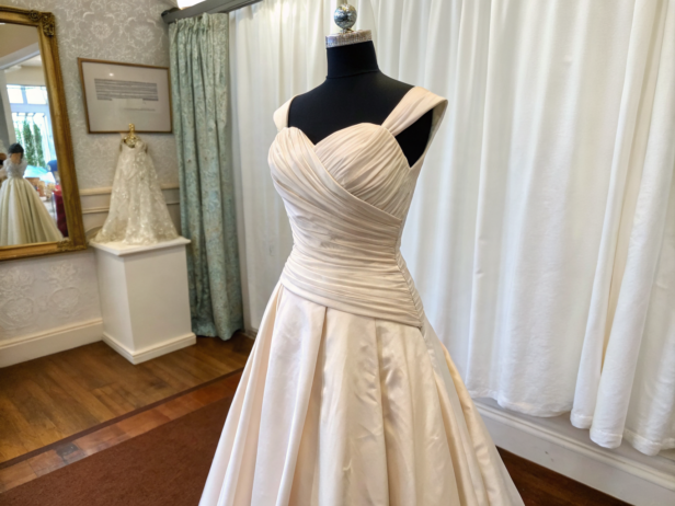 wedding dress for rectangle body shape